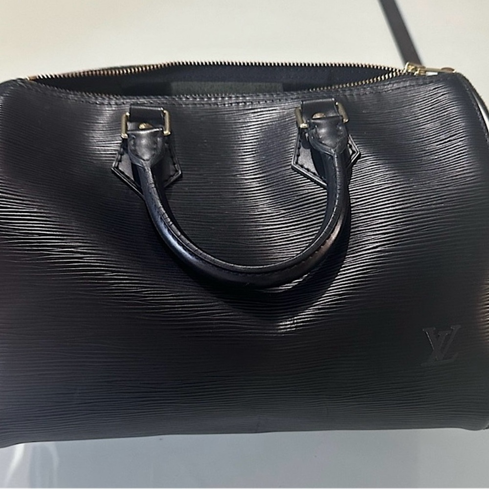 Authentic Louis Vuitton Speedy 25 Black Epi Leather